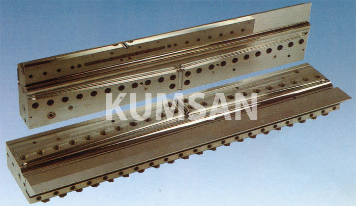 Manifold : Coat hanger Type</br>Surface : Tungsten Coating